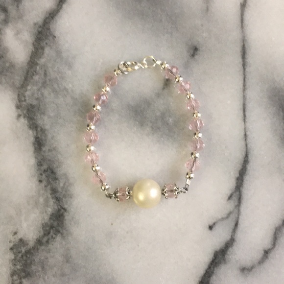 ✨Pink Crystal w/ faux Pearl Bracelet✨ - Picture 8 of 16